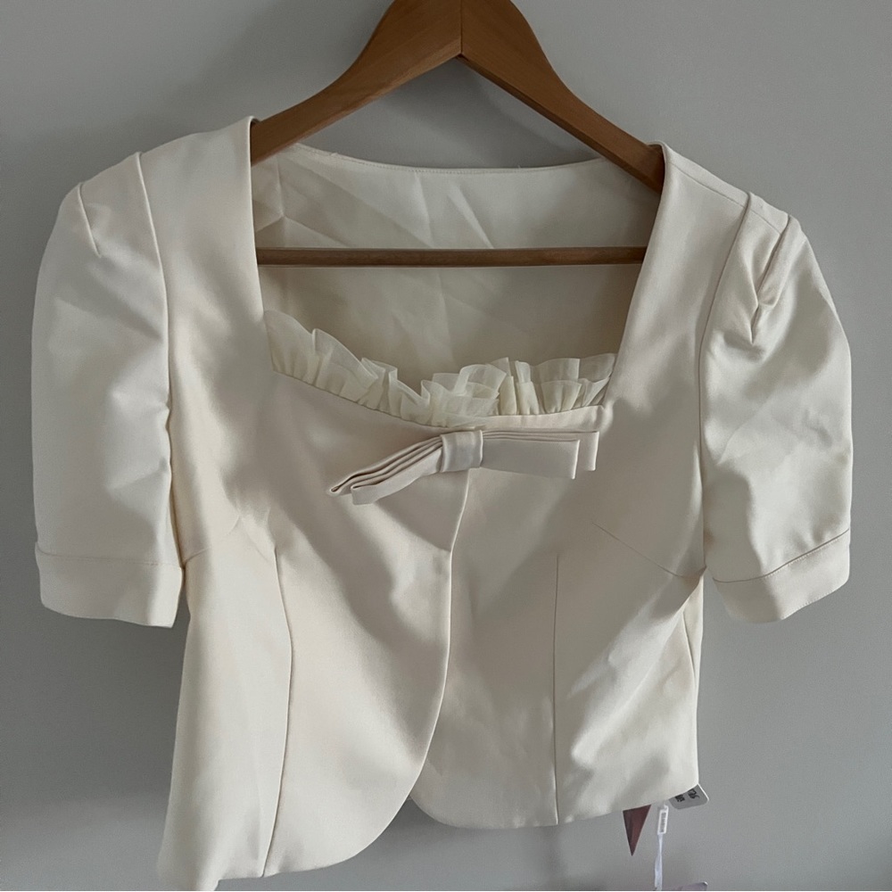 Blouse white short sleeve with shoulder pads